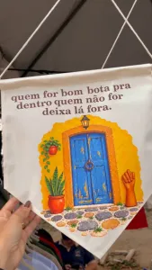As flâmulas da Tá Escrito chegaram