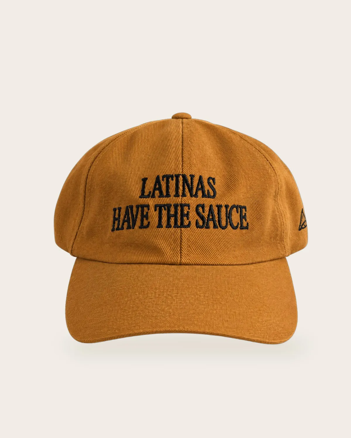 Boné Latinas have the sauce mostarda. Frase Latinas have the sauce.