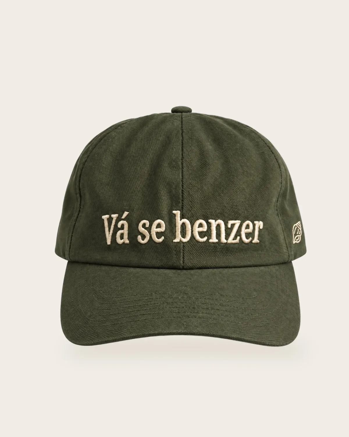 Boné Vá se benzer